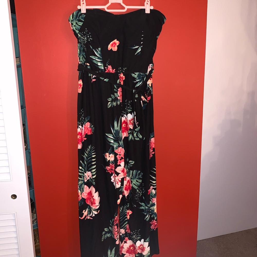 Floral strapless Capri jumper